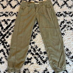 Chambrai chambray Olive Green Jogger style pants